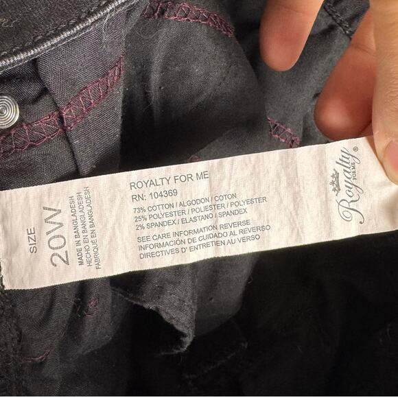 Royalty For Me Black Distressed Slim Stretch Shorts Size 20W - Picture 6 of 7